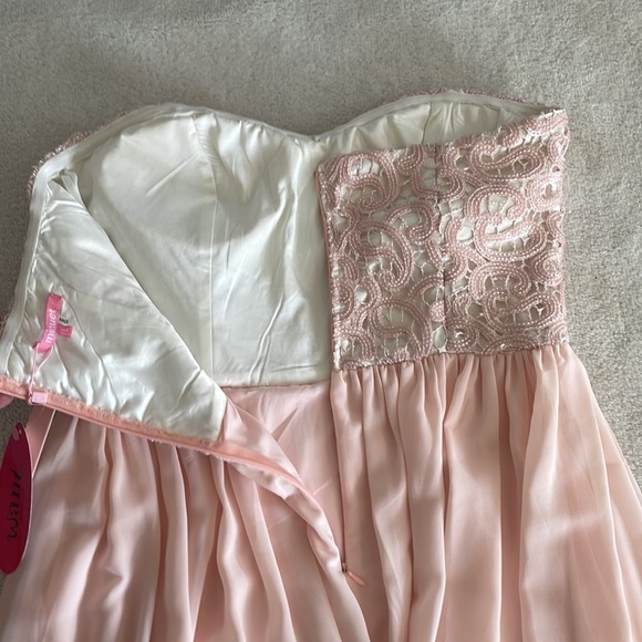 NWT Minuet Strapless babydoll Dress with embellished bust - Picture 10 of 11